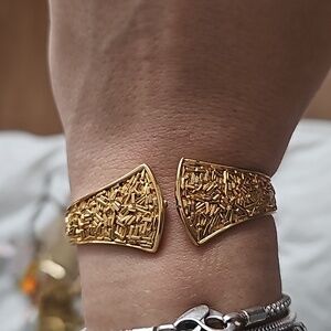 Vintage adjustable bracelet gold